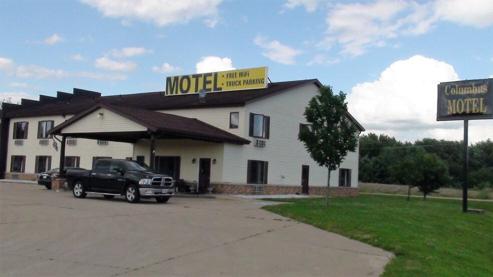 More Photos Of 265 Colonels Dr, Columbus Junction Hotel For Sale