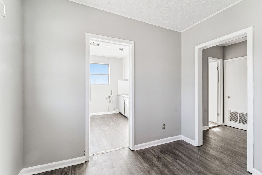 More Photos Of 715 McDuff Ave, Jacksonville Storefront Retail Residential For Sale