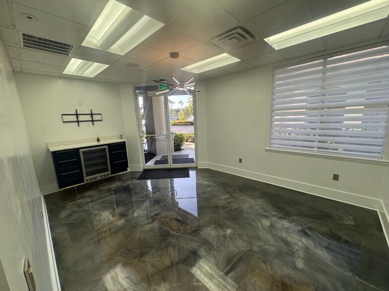 More Photos Of 13730 Cypress Terrace Cir, Fort Myers Medical For Sale