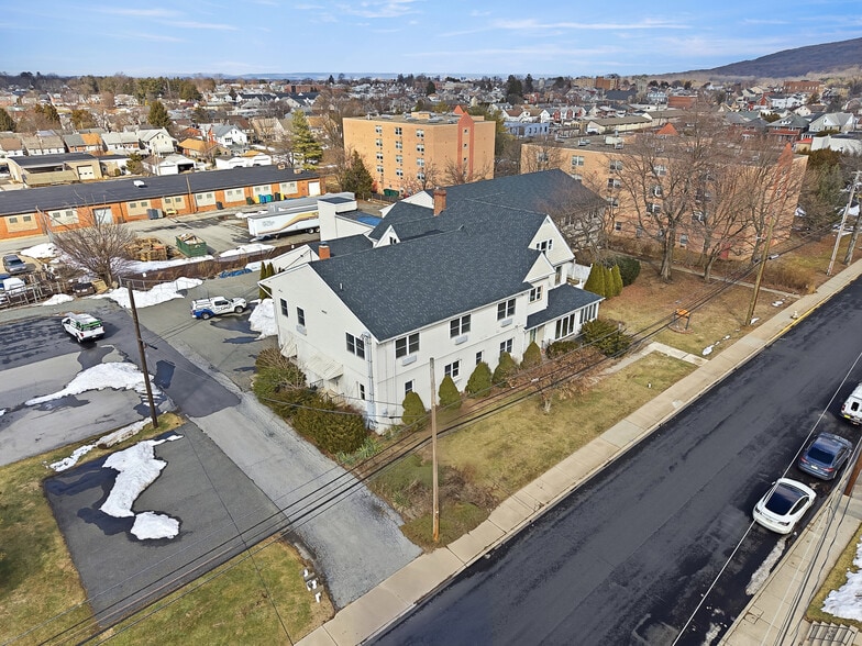 More Photos Of 659 Broad St, Emmaus Apartments For Sale