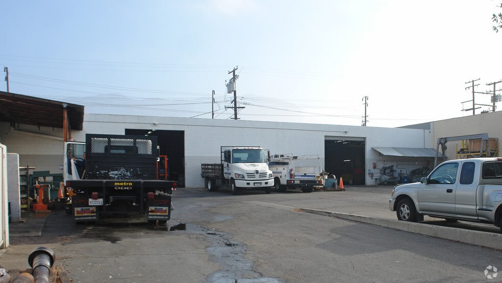 More Photos Of 924-926 S Primrose Ave, Monrovia Warehouse For Lease