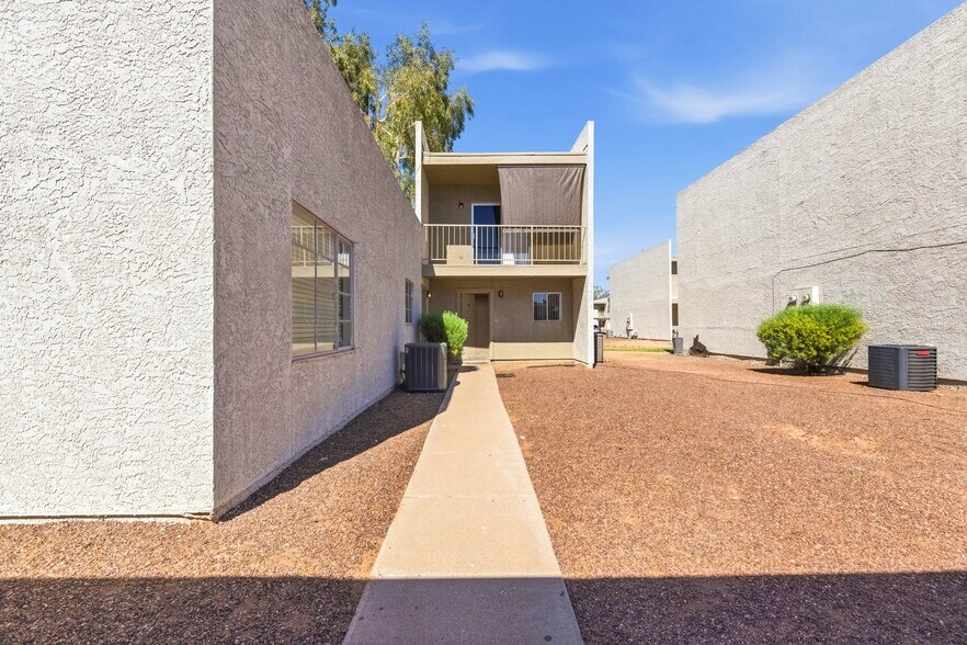 More Photos Of 2828 E Tierra Buena Ln, Phoenix Multifamily For Sale