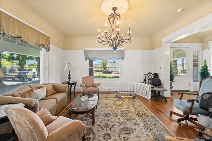 More Photos Of 503 W Palm Dr, Placentia Office Residential For Lease