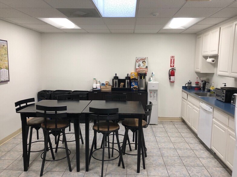 More Photos Of 10960 Ventura Blvd, Studio City Office For Lease