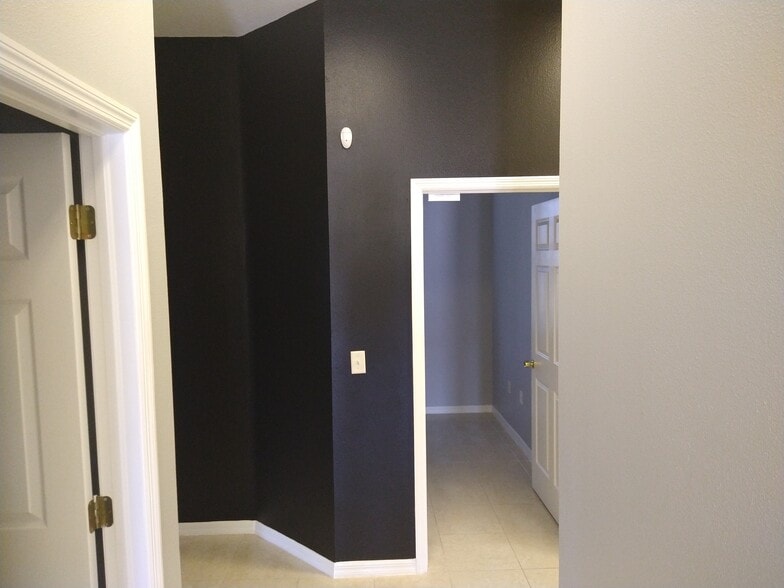 More Photos Of 17703 Hunting Bow Cir, Lutz Office For Lease