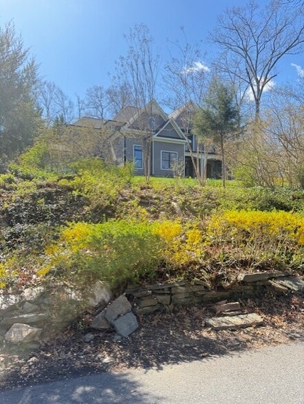 More Photos Of 9101 Aldershot Dr, Bethesda Land For Sale