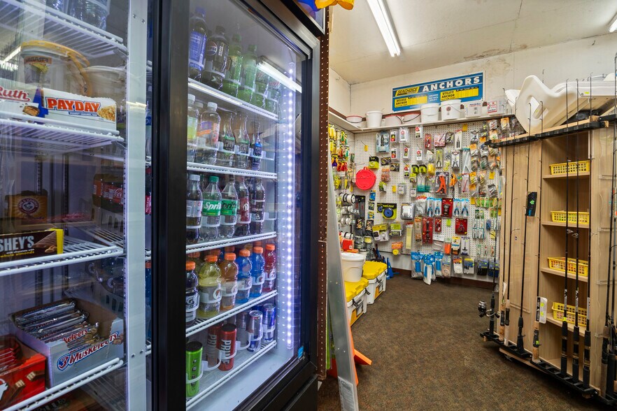 More Photos Of 6797 W Lakeshore Dr, Port Clinton Freestanding For Sale