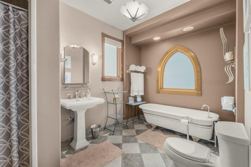 More Photos Of 233 SE 4th St, Pendleton Restaurant For Sale