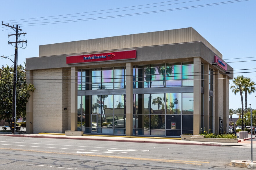 More Photos Of 5885-5899 Lincoln Ave, Buena Park Unknown For Lease