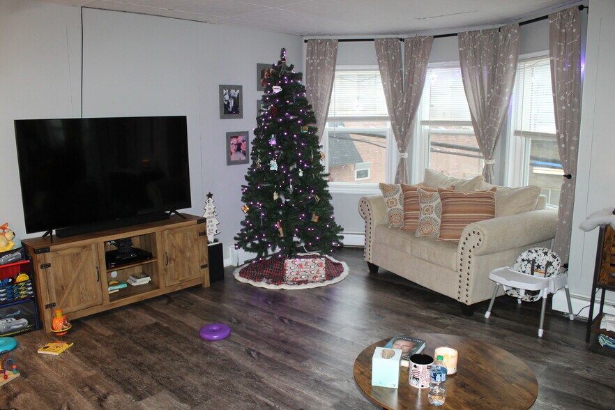 More Photos Of 100 Railroad, Leland Apartments For Sale