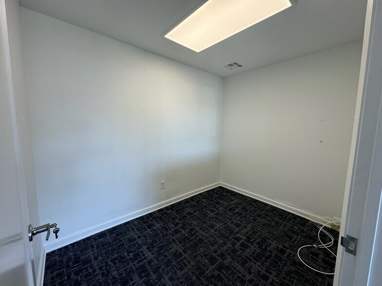 More Photos Of 1000-1010 Torrey Pines Rd, La Jolla Storefront For Lease