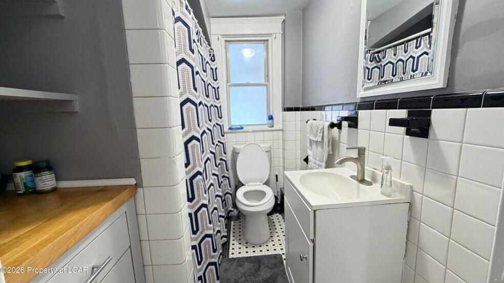 More Photos Of 125 Grove St, Wilkes-Barre Apartments For Sale