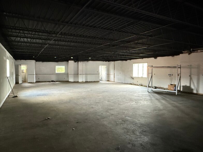 More Photos Of 411 W Main St, Waynesboro Restaurant For Sale