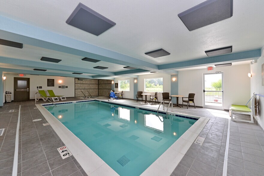 More Photos Of 3675 S 6th St, Springfield Hotel For Sale