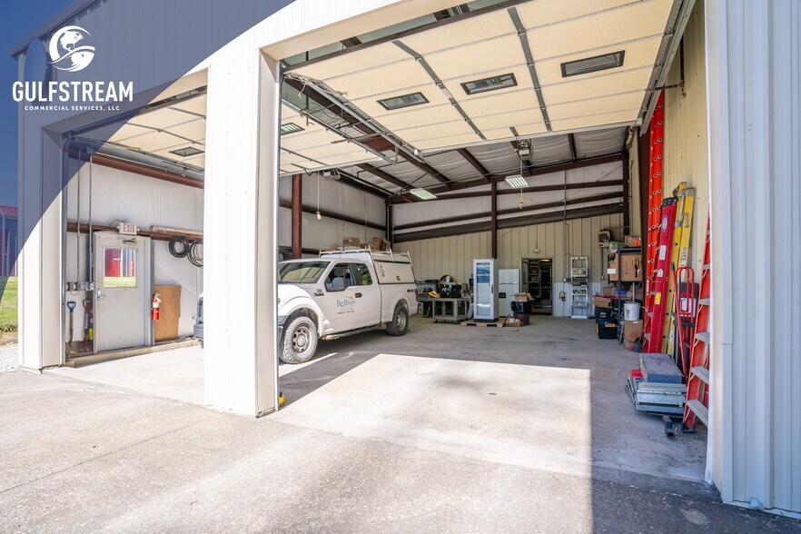 More Photos Of 5630 Airline Rd, Henderson Manufacturing For Lease