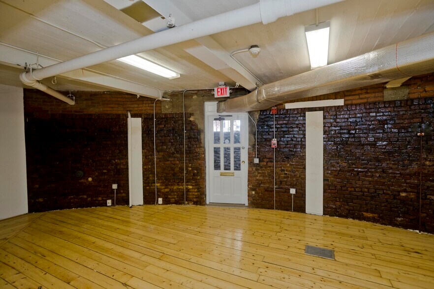 More Photos Of 244 Main St, Northampton Office Residential For Sale