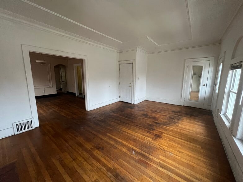 More Photos Of 3311 W Grand St, Detroit Multifamily For Sale