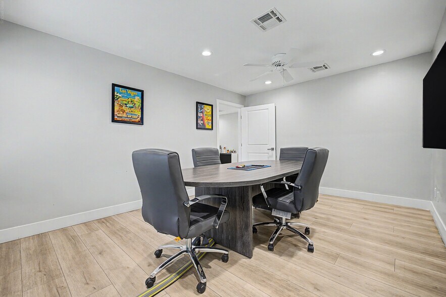 More Photos Of 6470 W Desert Inn Rd, Las Vegas Coworking Space