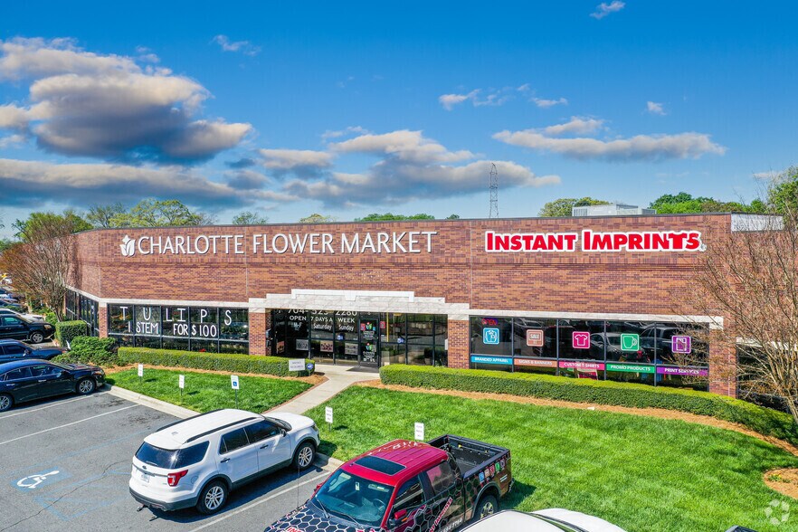 More Photos Of 800 Clanton Rd, Charlotte Showroom For Lease