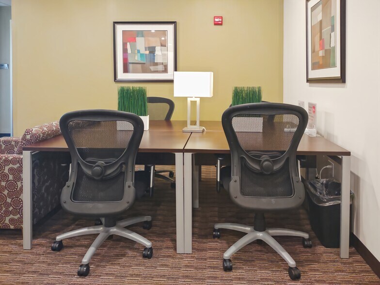 More Photos Of N19W24400 Riverwood Dr, Waukesha Coworking Space