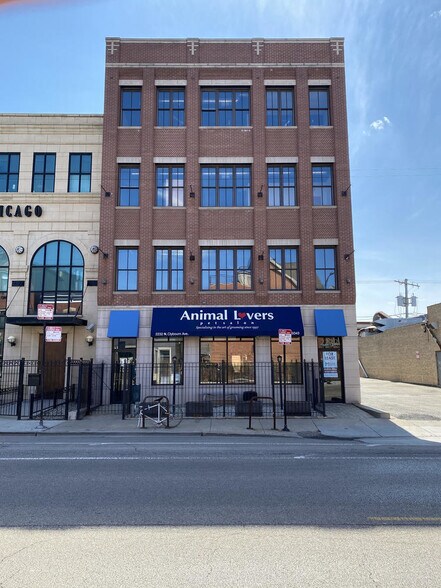 Primary Photo Of 2232 N Clybourn Ave, Chicago Storefront Retail Office For Lease