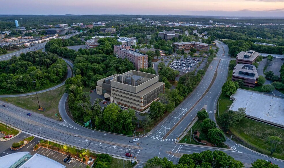 More Photos Of 1 Burlington Mall Rd, Burlington Office For Lease