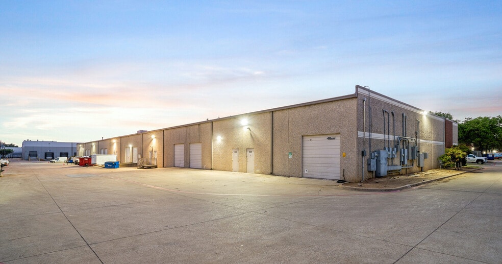 More Photos Of 2307 Springlake Rd, Farmers Branch Unknown For Lease
