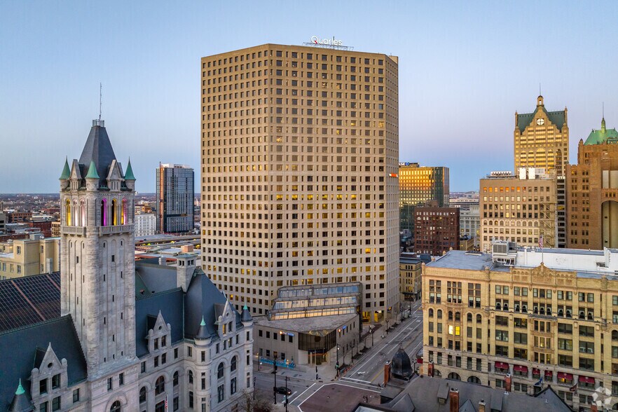 Primary Photo Of 411 E Wisconsin Ave, Milwaukee Office For Lease