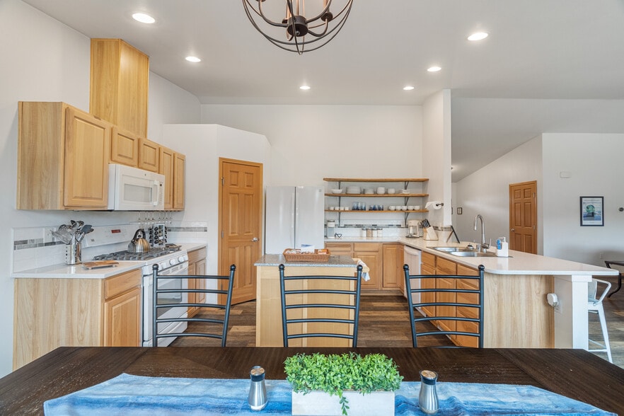 More Photos Of 1 S Arbor Rd, Aberdeen Winery Vineyard For Sale