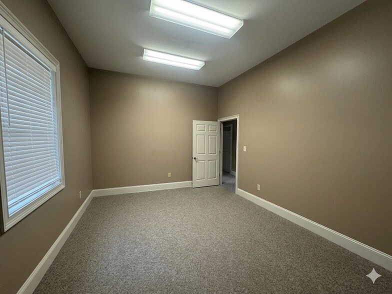 More Photos Of 110 Harmony Crossing, Eatonton Medical For Lease