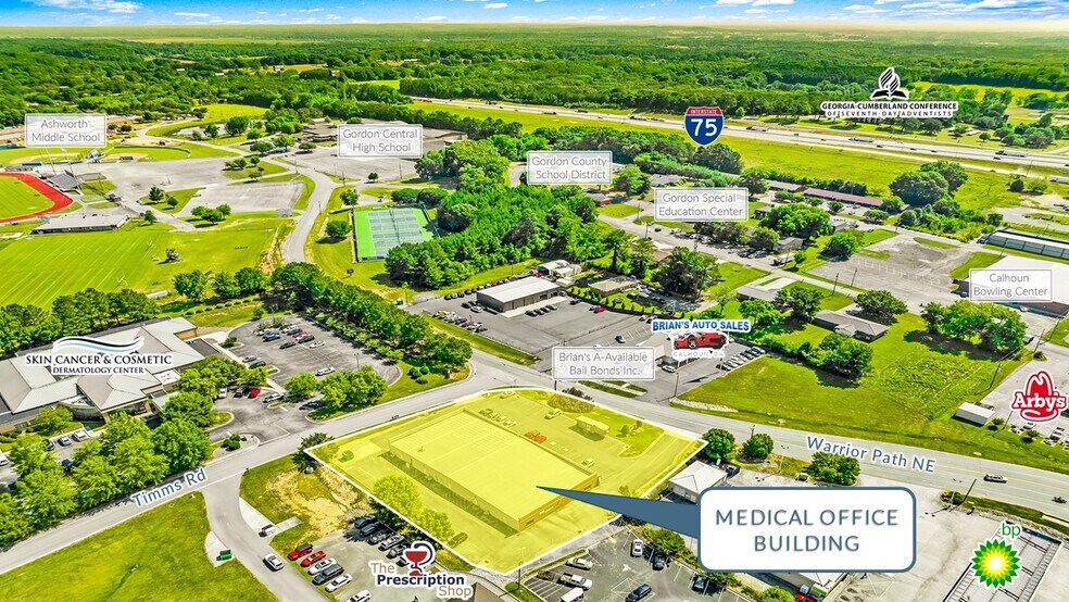 More Photos Of 150 NE Warrior Path, Calhoun Medical For Lease