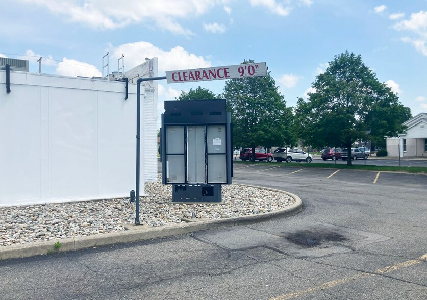 More Photos Of 1317 N Eaton St, Albion Fast Food For Sale