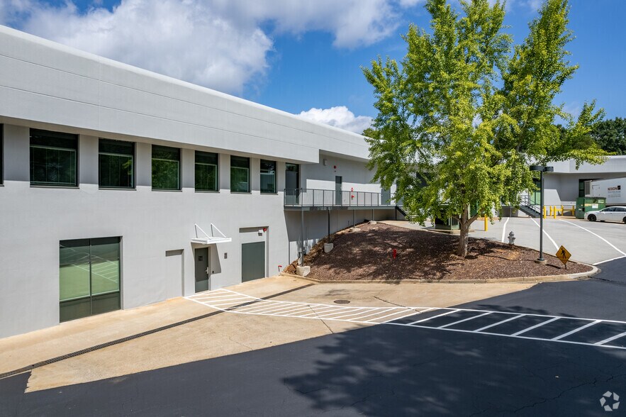 More Photos Of 680 Engineering Dr, Peachtree Corners Research And Development For Lease