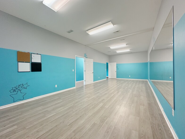 More Photos Of 1246 Old State Route 74, Batavia Storefront Retail Office For Lease