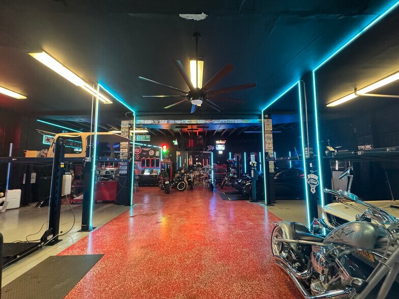 More Photos Of 41 Degnon Blvd, Bay Shore Manufacturing For Lease