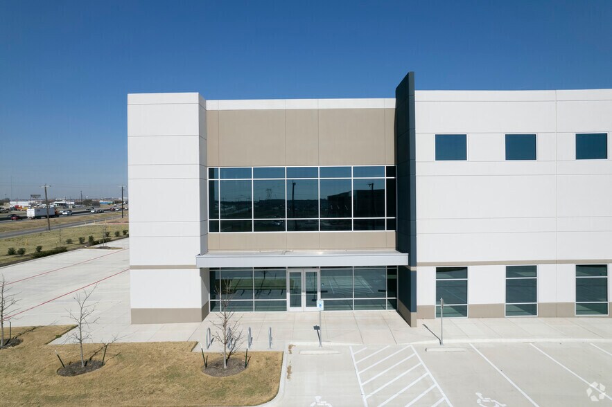 More Photos Of 1727 Cornerway Blvd, San Antonio Unknown For Lease