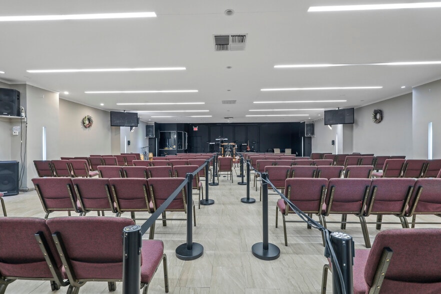 More Photos Of 7202 Myrtle Ave, Glendale Lodge Meeting Hall For Sale