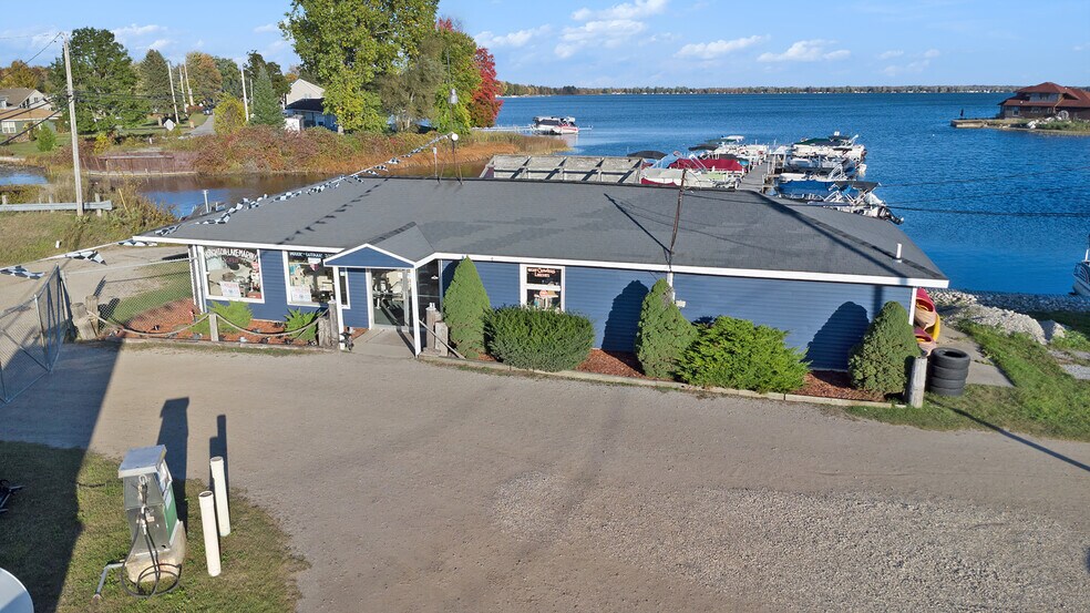 More Photos Of 13710 W Shore Dr, Houghton Lake Marina For Sale