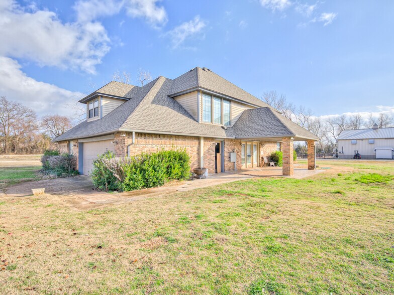 More Photos Of 3595 E State Highway 9, Norman Industrial For Sale