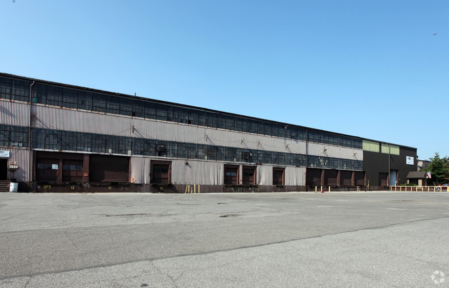 More Photos Of 1564 Firestone Pky, Akron Warehouse For Lease