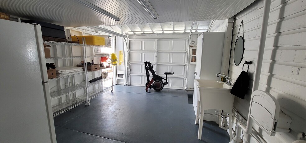 More Photos Of 3351 Bahia Vista St, Sarasota Storefront For Sale