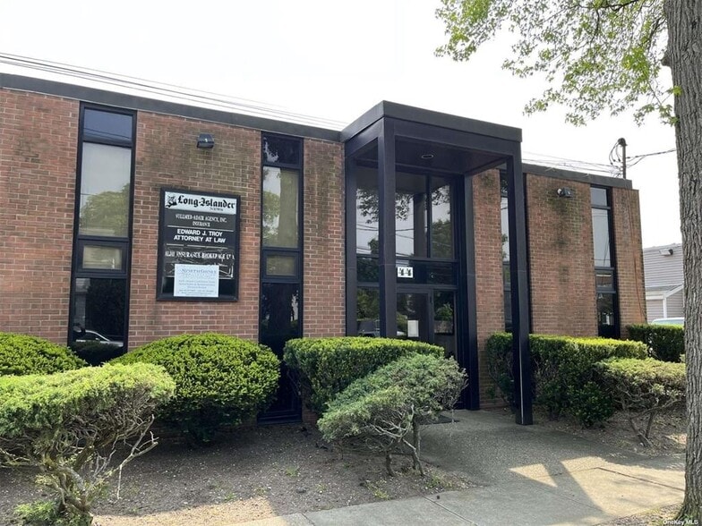 Primary Photo Of 44 Broadway, Greenlawn Office For Lease