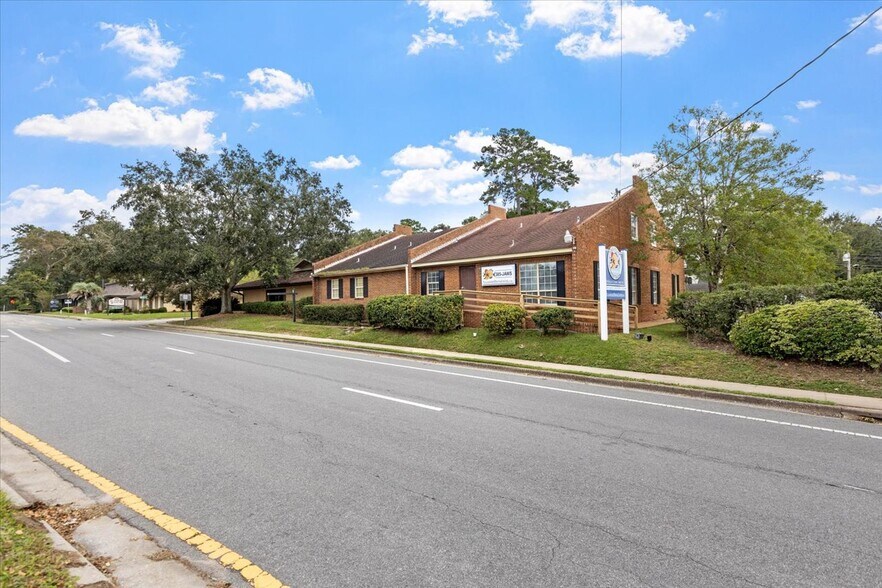 More Photos Of 235-237 John Knox Rd, Tallahassee Medical For Sale