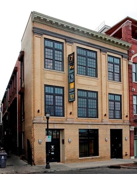 More Photos Of 7 S Laurens St, Greenville Office For Sale