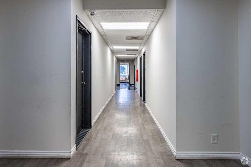 More Photos Of 6746 Valjean Ave, Van Nuys Loft Creative Space For Sale
