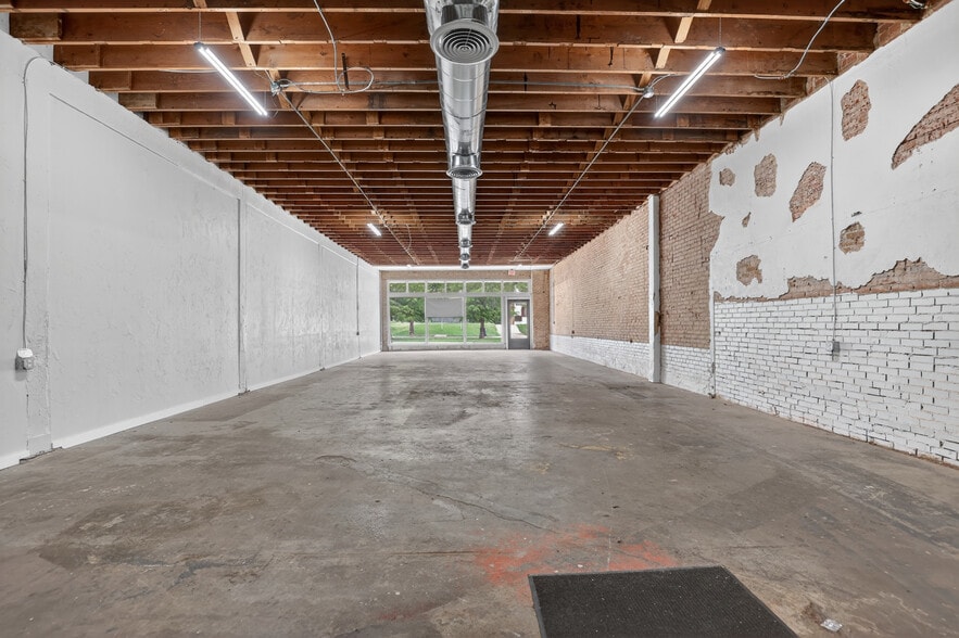 More Photos Of 2412-2414 N Robinson Ave, Oklahoma City Storefront Retail Office For Lease
