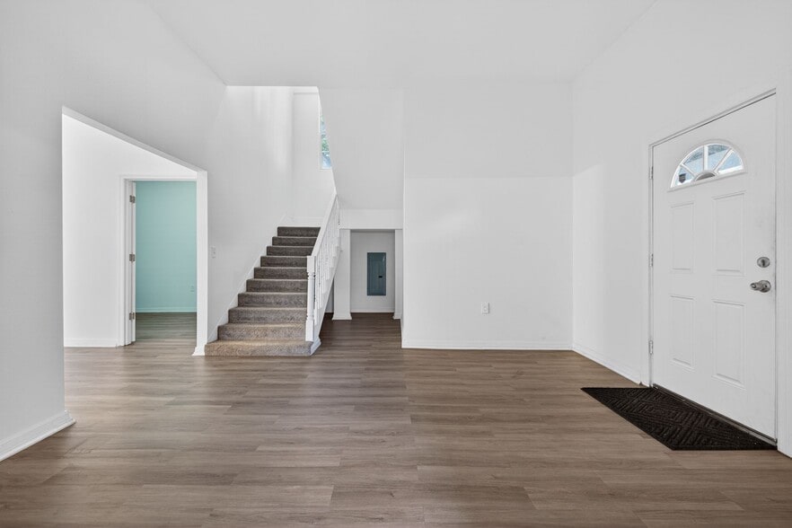 More Photos Of 105 W Columbus Dr, Tampa Office Residential For Sale