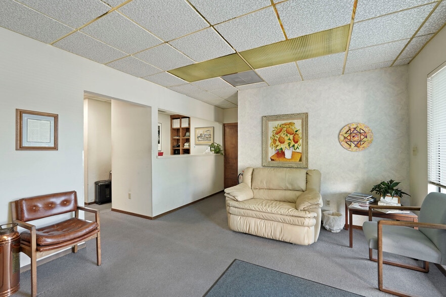 More Photos Of 1820 W Kettleman Ln, Lodi Office For Sale