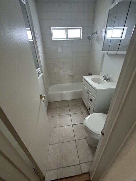 More Photos Of 1403 N Vista St, Los Angeles Apartments For Sale