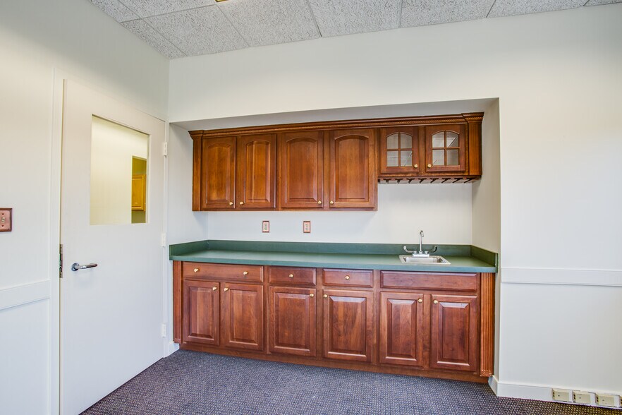 More Photos Of 4414 Lafayette Blvd, Fredericksburg Loft Creative Space For Lease